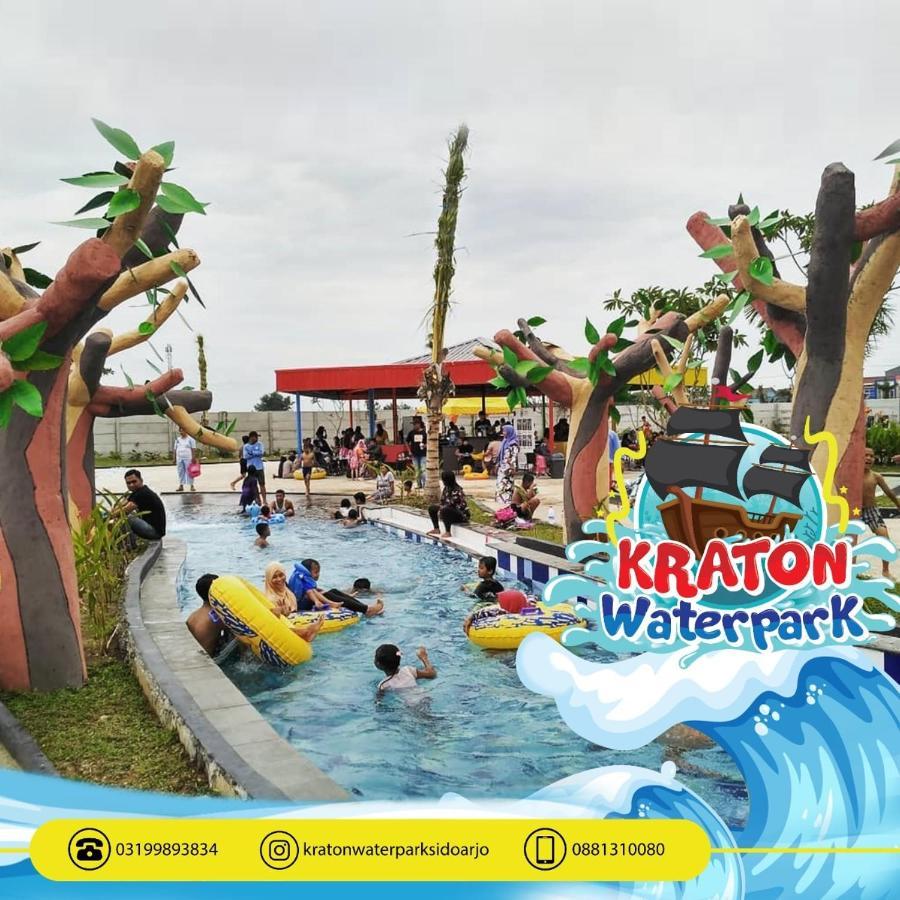 Ndalem Kraton Hotel Sidoarjo Exterior foto